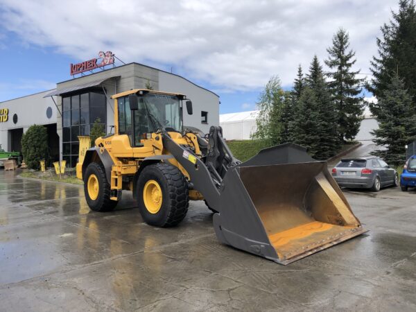 VOLVO L90F