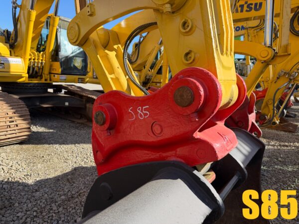 Miller hydraulic quick coupler