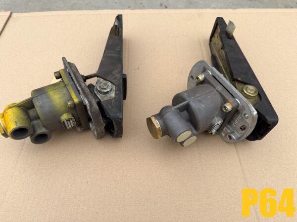 Zawór hamulca jazdy (cały pedał) Atlas 1604 ZW