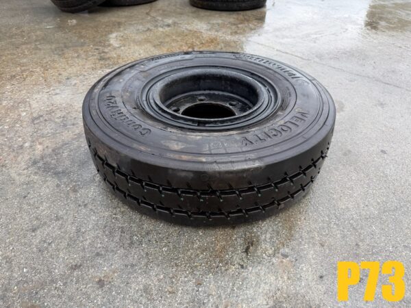 Additional wheels for the Liebherr railway excavator